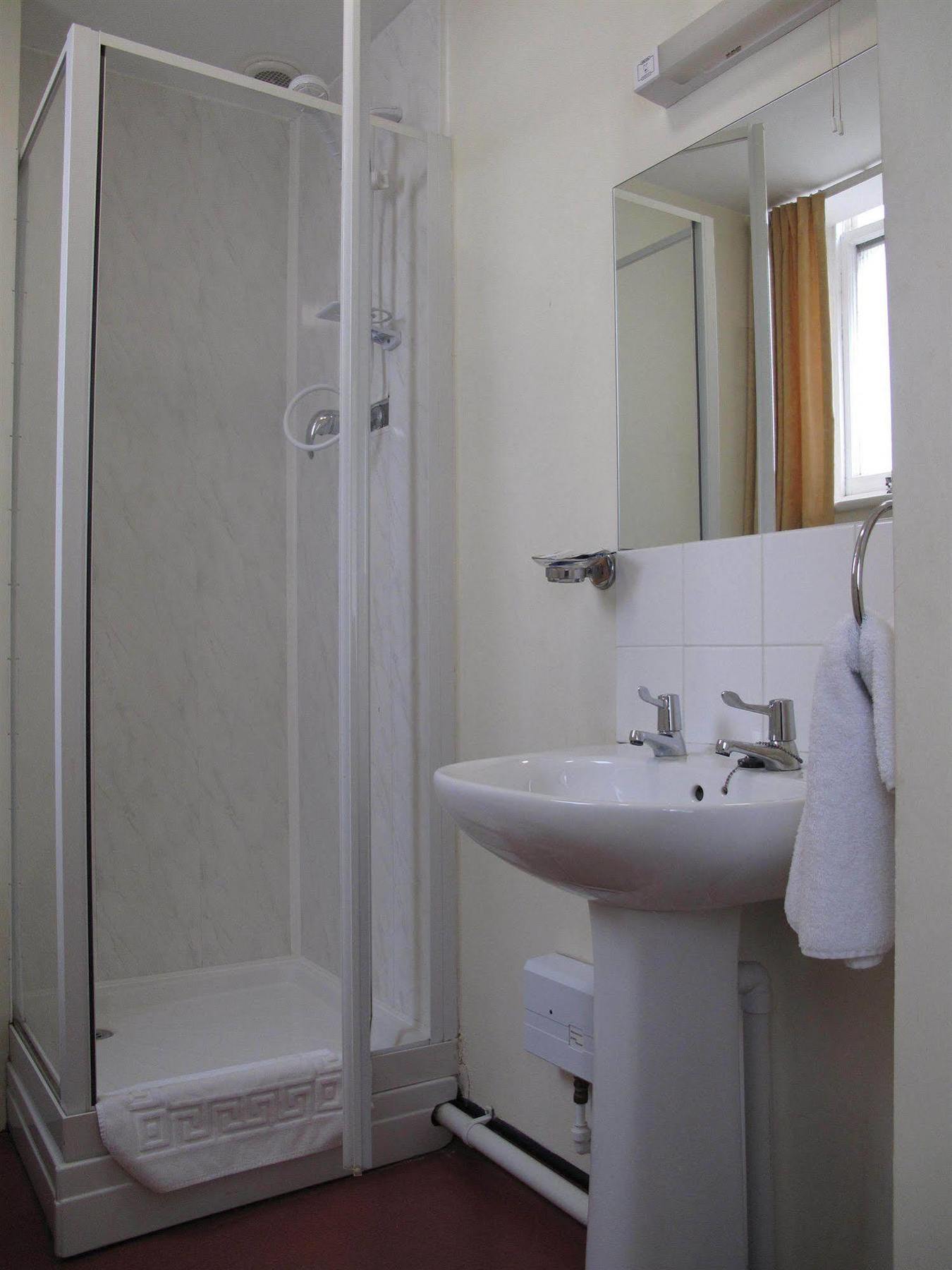 Ml Lodge Cardiff Esterno foto