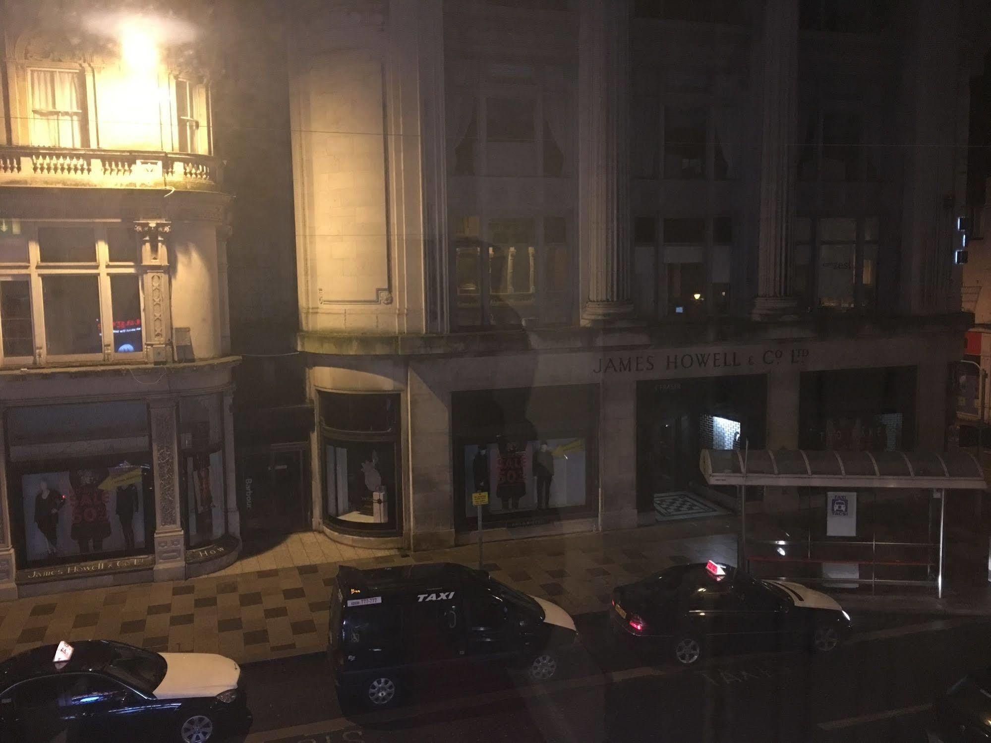 Ml Lodge Cardiff Esterno foto